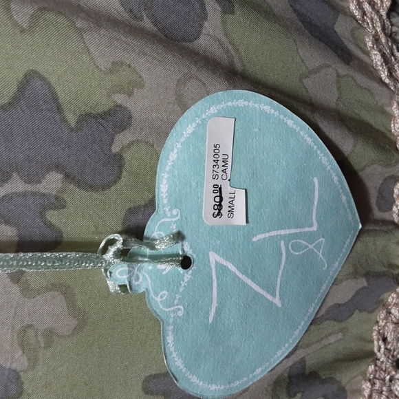 Z & L Camo Tassels Back Crochet Trim S Tunic Top - Picture 6 of 10